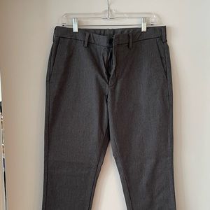 NWOT Uniqlo Men’s Khaki Pant 32x30 Dark Gray